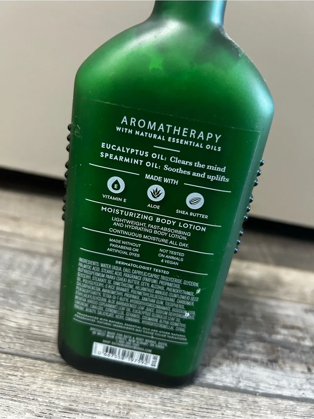 Bath & Body Works Aromatherapy Stress Relief Eucalyptus + Spearmint lotion